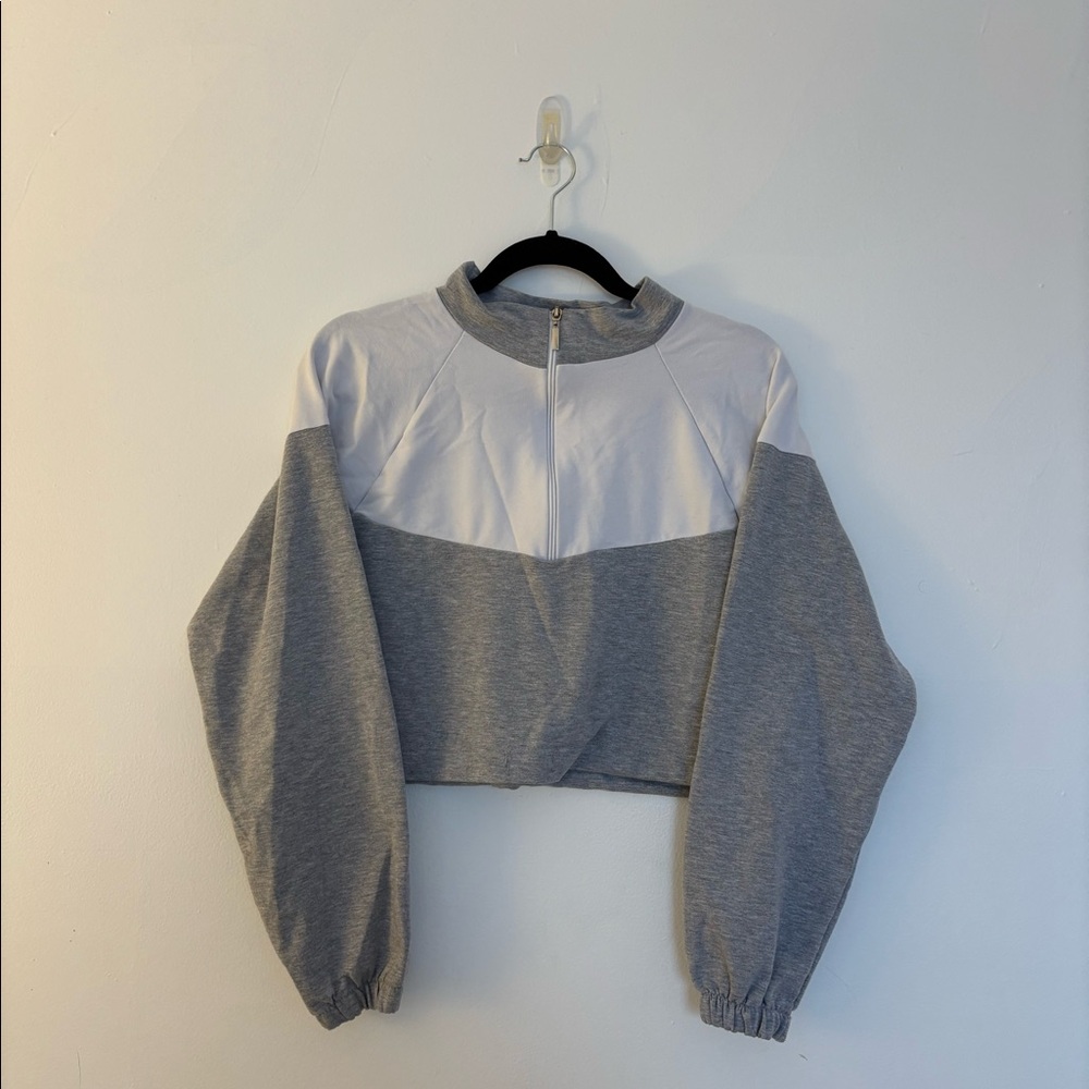 Color Block Cropped Sweatshirt